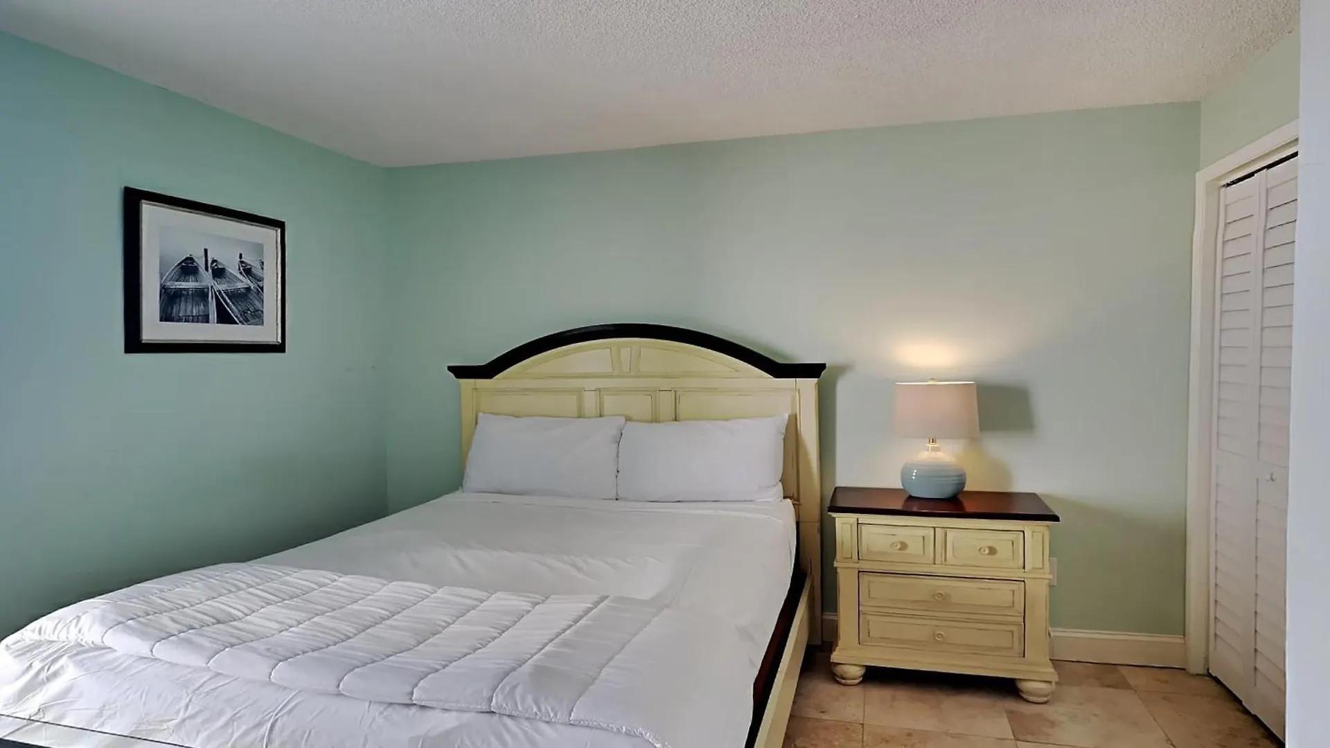 Edgewater Tower III 406 Apartment Panama City Beach